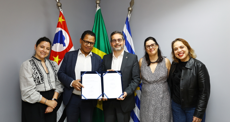 Assinatura de parceria com Universidade de Coimbra em Portugal. Foto: Claudio Vieira/PMSJC 20-03-2026  