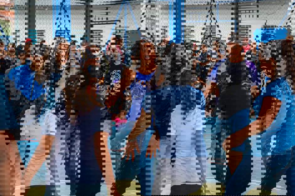 lancamento-de-livro-e-danca-na-emef-veronese-3.jpg