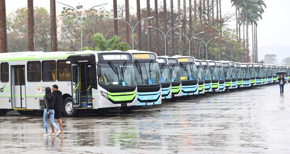 Coletiva de apresentação dos novos ônibus da frota da cidade. Foto: Claudio Vieira/PMSJC 25-07-2025   