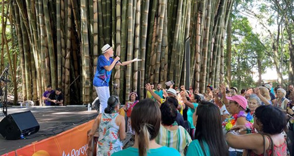 Grito de Carnaval dos frequentadores das Casas do Idoso no Parque Vicentina Aranha