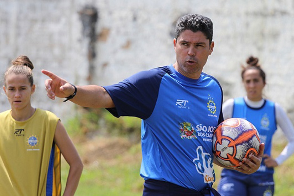 fut-fem-11-out-capa.jpg