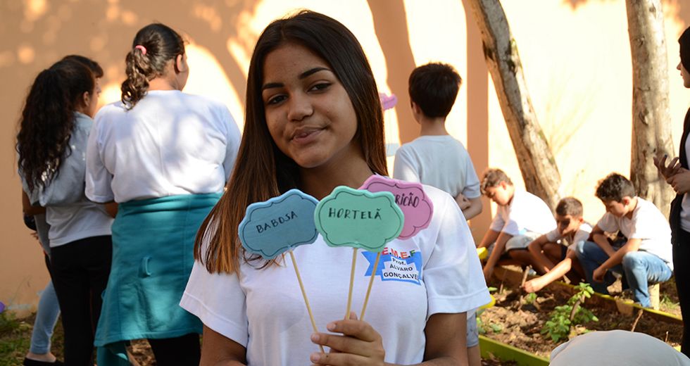 horta-urbana-escola-alvaro-goncalves-06-04-2019-lucas-cabral-07.jpg
