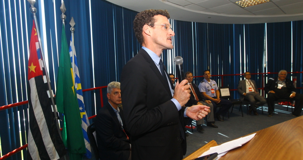 cv__1121_claudio_vieira.jpg