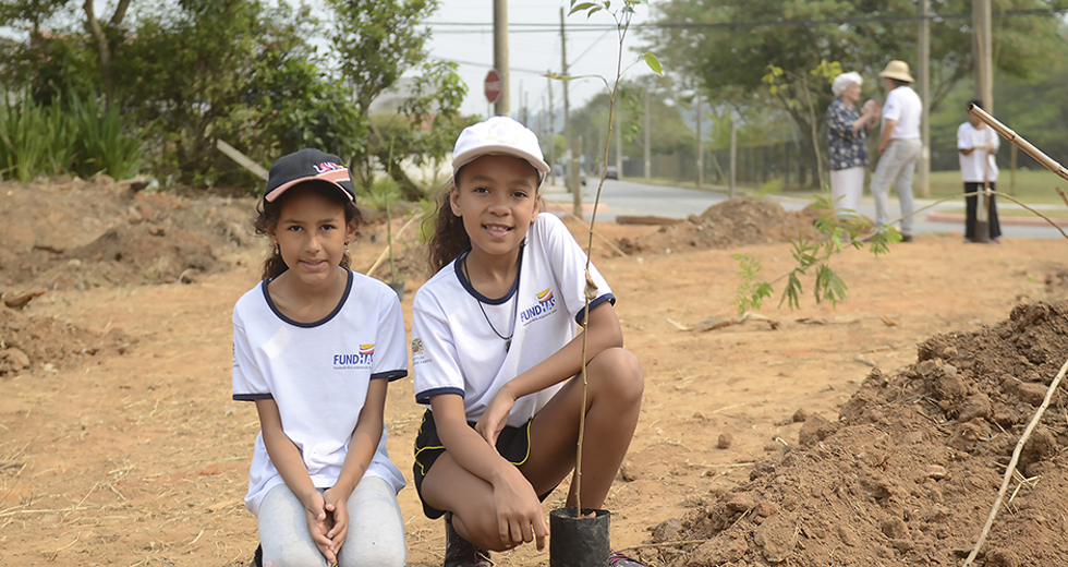 plantio-de-arvores-area-de-preservacao-permanente-corrego-alambari-20-09-2019-lucas-cabral-07.jpg