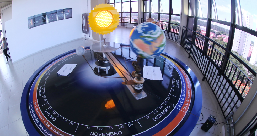 idosos-visitam-museu-interativo-de-ciencias-mic-fotosadenir-brittopmsjc-0903_52736626106_o.jpg