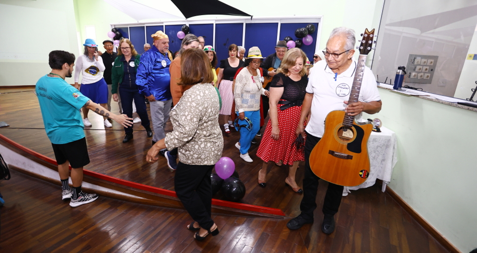 The Vovoice na Casa do Idoso Sul. Foto: Claudio Vieira/PMSJC 31-10-2025  