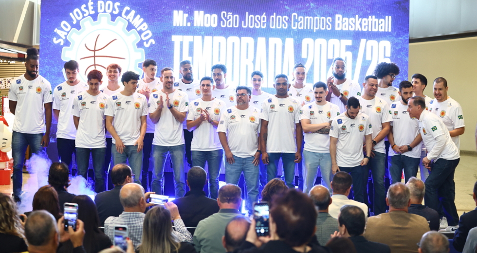 Apresentação do time de basquete masculino. Foto: Claudio Vieira/PMSJC 22-07-2025