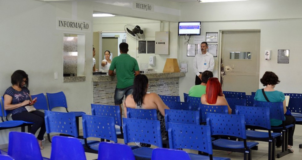 pacientes-na-sala-de-espera.jpg