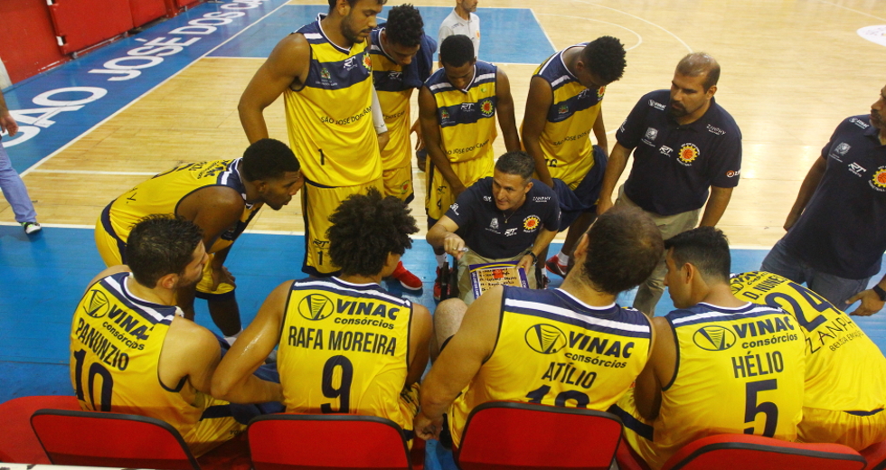 liga_ouro_basquete-24-claudio_vieira.jpg