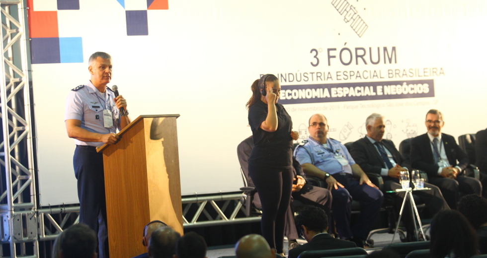 cv__8180_claudio_vieira.jpg