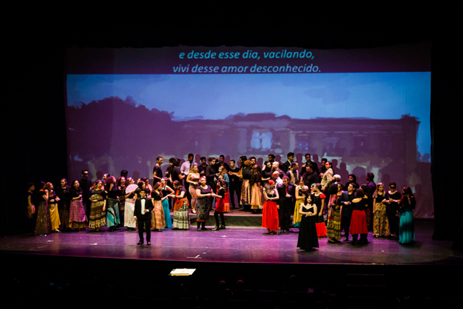 corojovemumpasseiopelaopera_danilo-ferrara.jpg