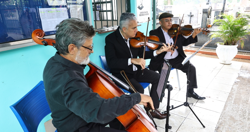 Feriado de Finados - Movimento no Cemitério Padre Rodolfo De Komorek no Centro. Foto: Claudio Vieira/PMSJC 02-11-2025   