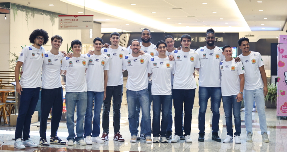 Apresentação do time de basquete masculino. Foto: Claudio Vieira/PMSJC 22-07-2025