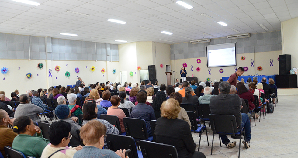 palestra-casa-do-idoso-centro-19-06-2019-lucas-cabral-01.jpg