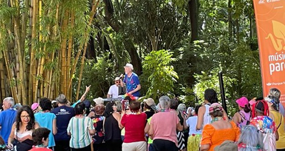 Grito de Carnaval dos frequentadores das Casas do Idoso no Parque Vicentina Aranha