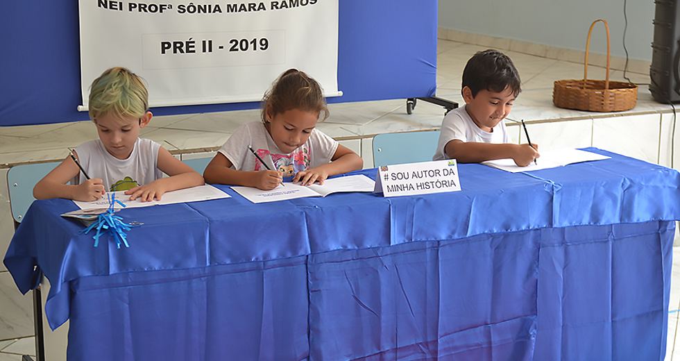 lancamento-livro-emei-zeli-de-toledo-dias-16-10-2019-lucas-cabral-34.jpg