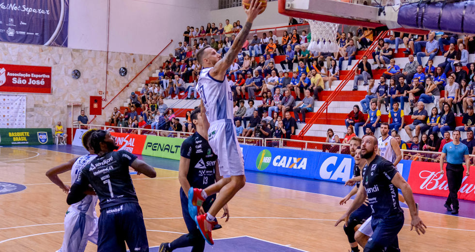 basq-sj-x-bauru-17-jan-13.jpg