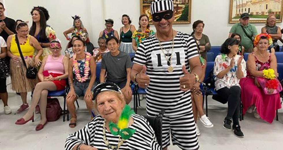 Concurso de fantasias de Carnaval na Casa do Idoso Centro