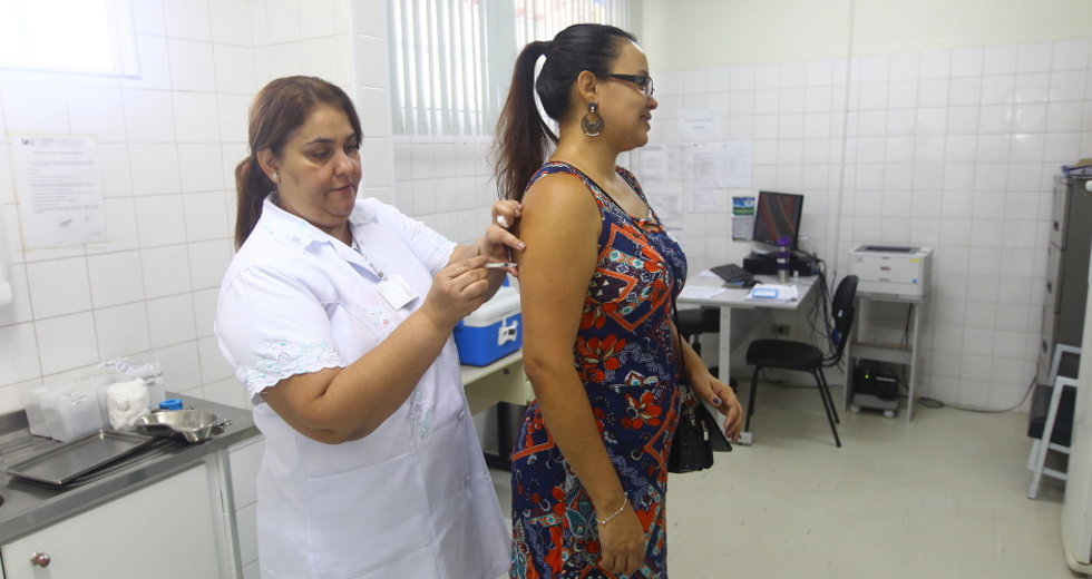 vacinac-a-o_febre_amarela_ubs_v_m-02-claudio_vieira.jpg