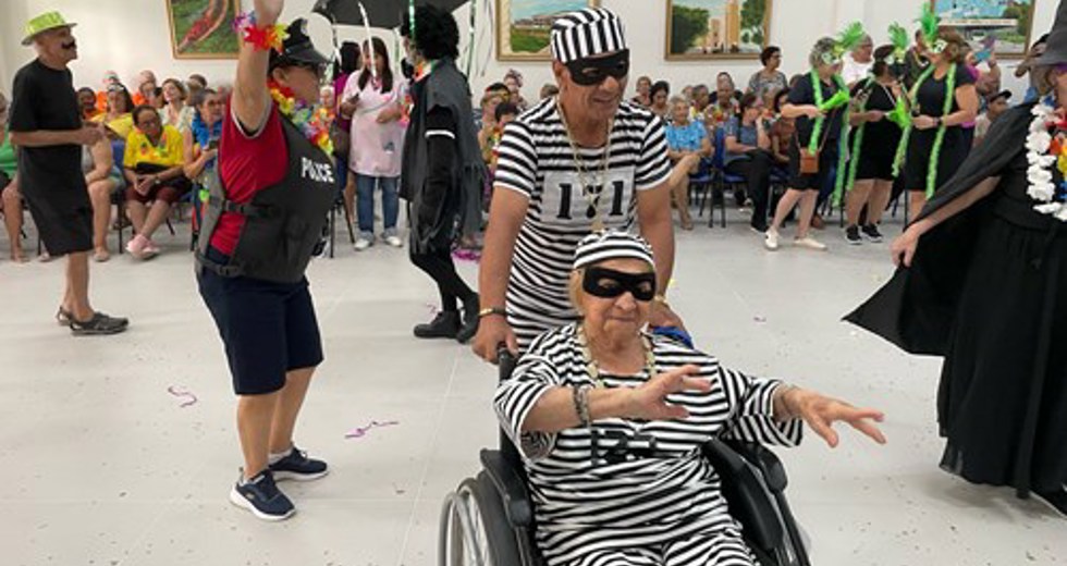Concurso de fantasias de Carnaval na Casa do Idoso Centro