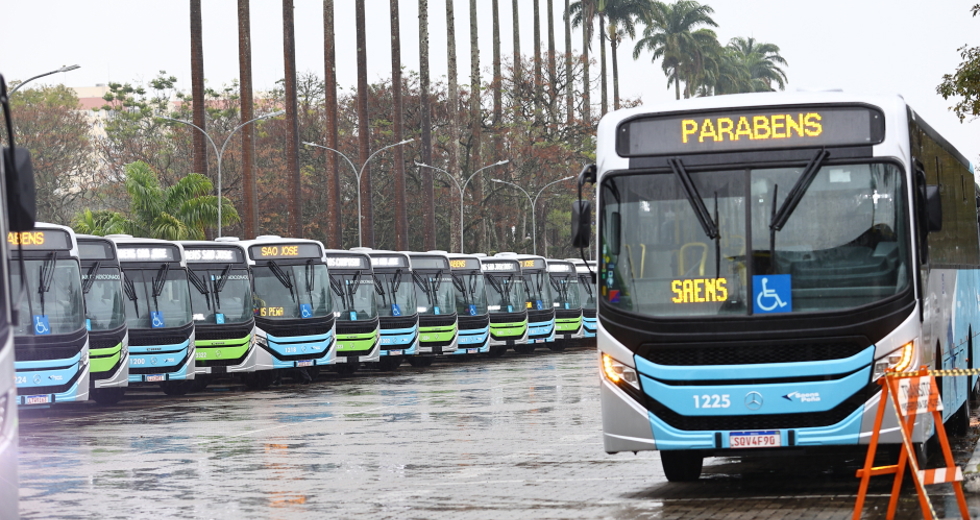 Coletiva de apresentação dos novos ônibus da frota da cidade. Foto: Claudio Vieira/PMSJC 25-07-2025   