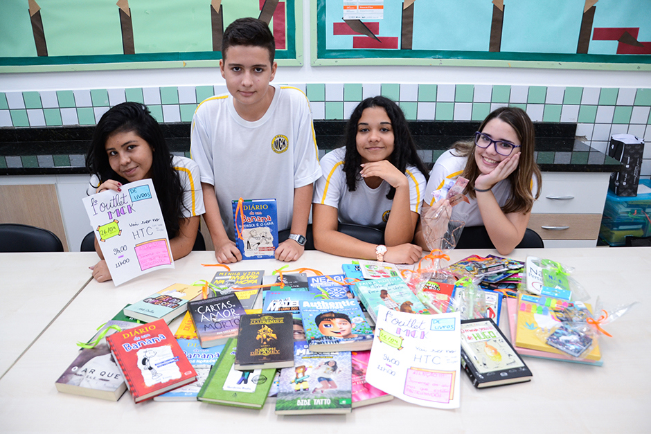 outlet-livros-escola-mercedes-carnevale.jpg