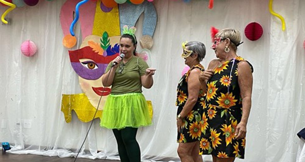 Concurso de fantasias de Carnaval na Casa do Idoso Centro