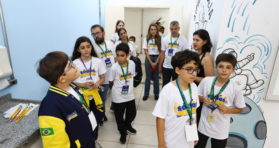 Projeto Sócios-Mirins visita o MIC. Foto: Claudio Vieira/PMSJC 05-11-2025 