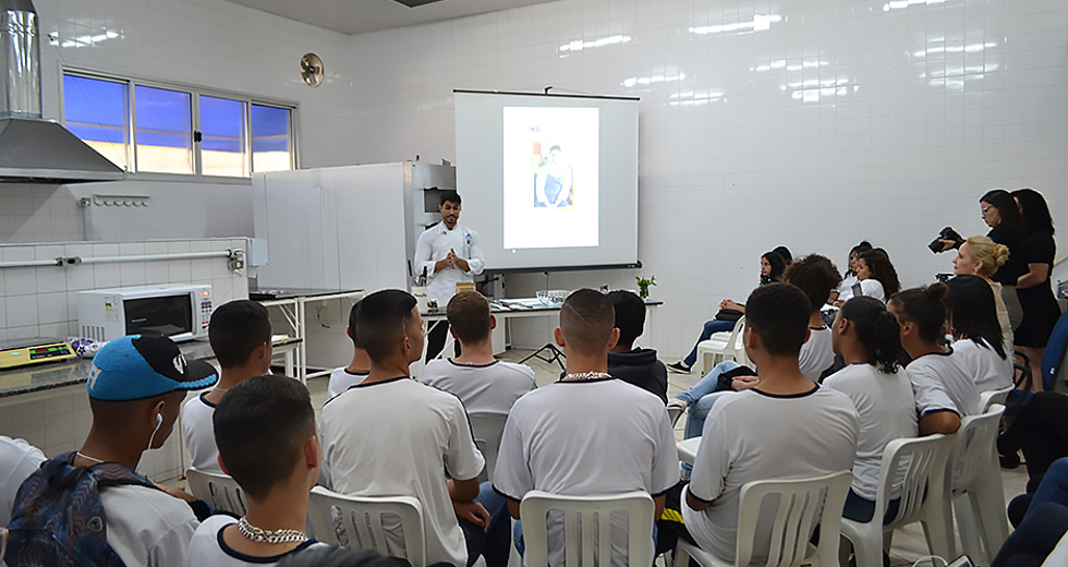 palestra-fundhas-chef-kadu-giacomini-30-09-2019-lucas-cabral-02.jpg
