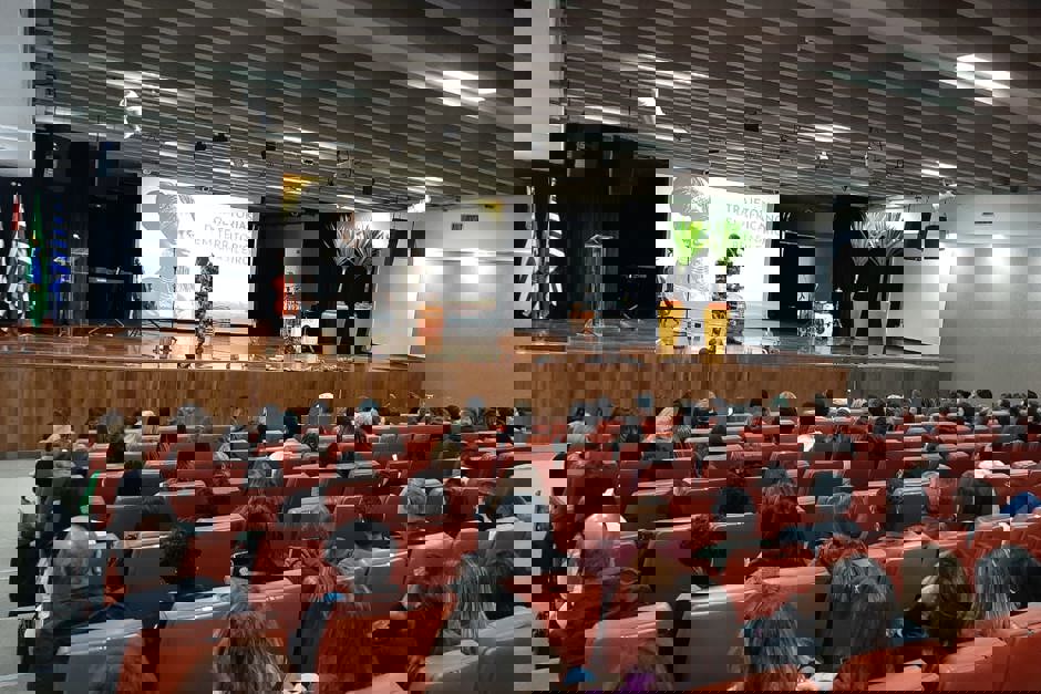 Workshop de igualdade racial "Trajetória do Africano em Território Brasileiro"