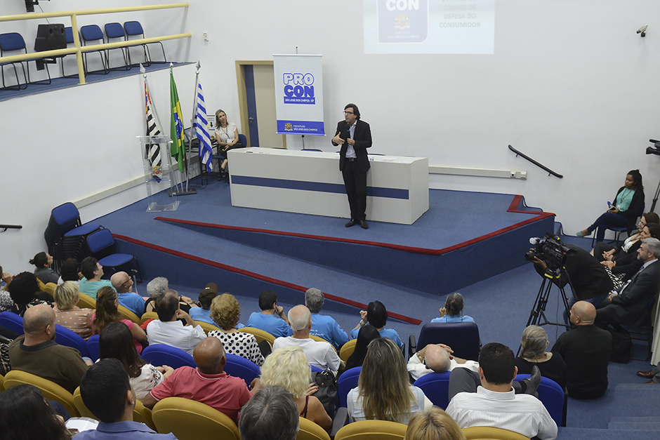 palestra-comemorativa-29-anos-codigo-do-consumidor-13-09-2019-lucas-cabral-02.jpg