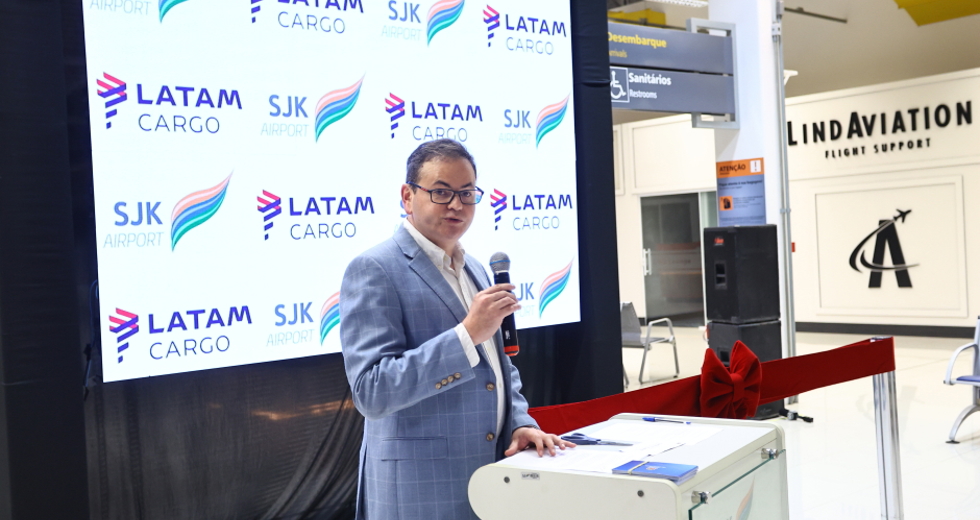 Chegada do avião da Latam Cargo - Nova rota cargueira SJK-Bruxelas. Foto: Claudio Vieira/PMSJC 02-10-2025