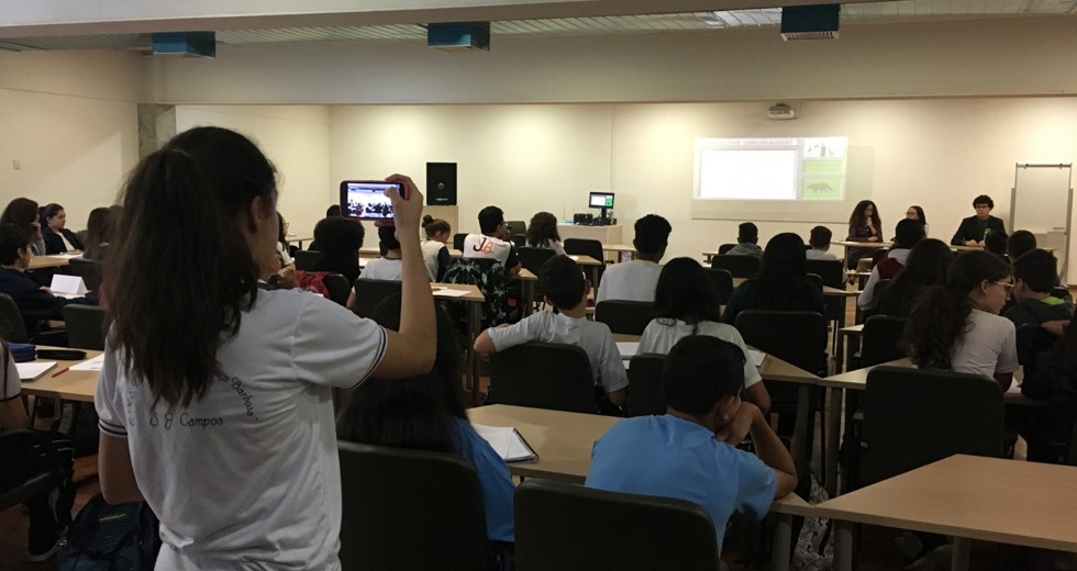 alunos-do-ensino-fundamental-participam-de-simulacao-da-onu-07.jpeg