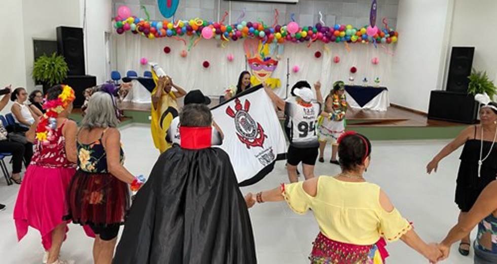 Concurso de fantasias de Carnaval na Casa do Idoso Centro