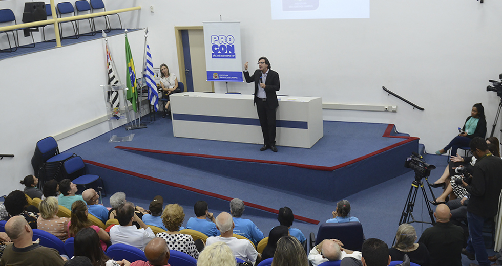 palestra-comemorativa-29-anos-codigo-do-consumidor-13-09-2019-lucas-cabral-01.jpg