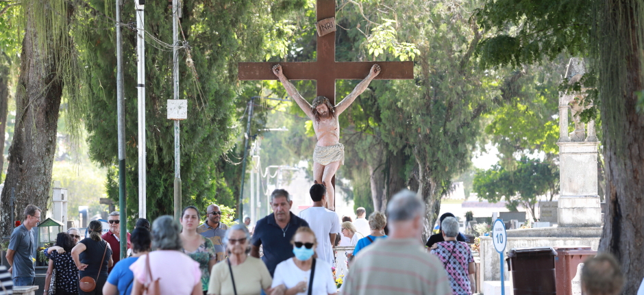 Dia de Finados no Cemitério Padre Rodolfo de Komorek