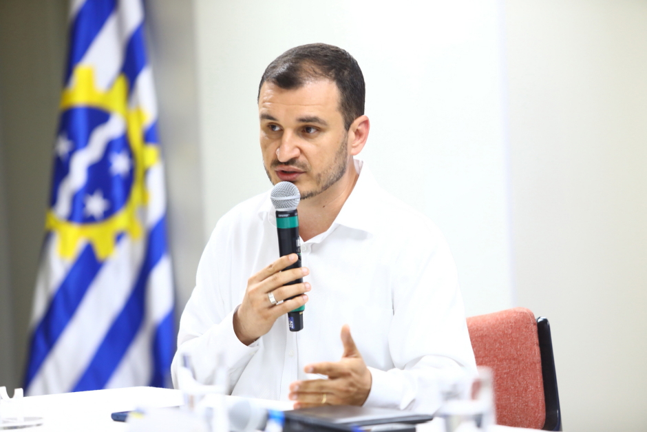 jhonis_santos-1.jpg