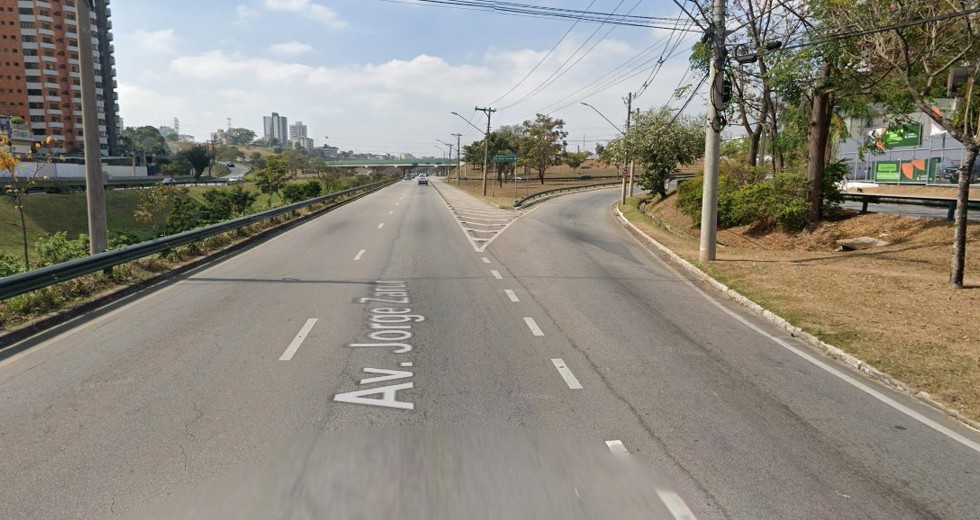 Nova faixa na Av Jorge Zarur 