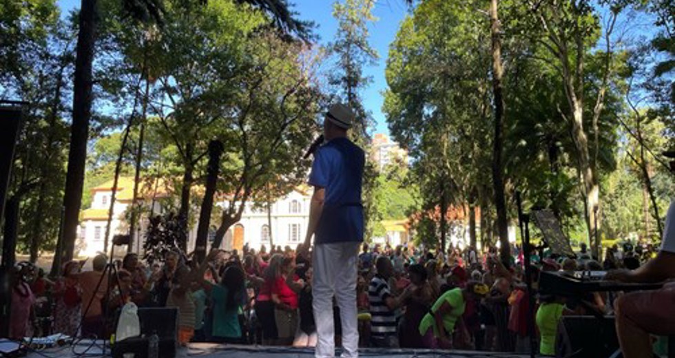 Grito de Carnaval dos frequentadores das Casas do Idoso no Parque Vicentina Aranha