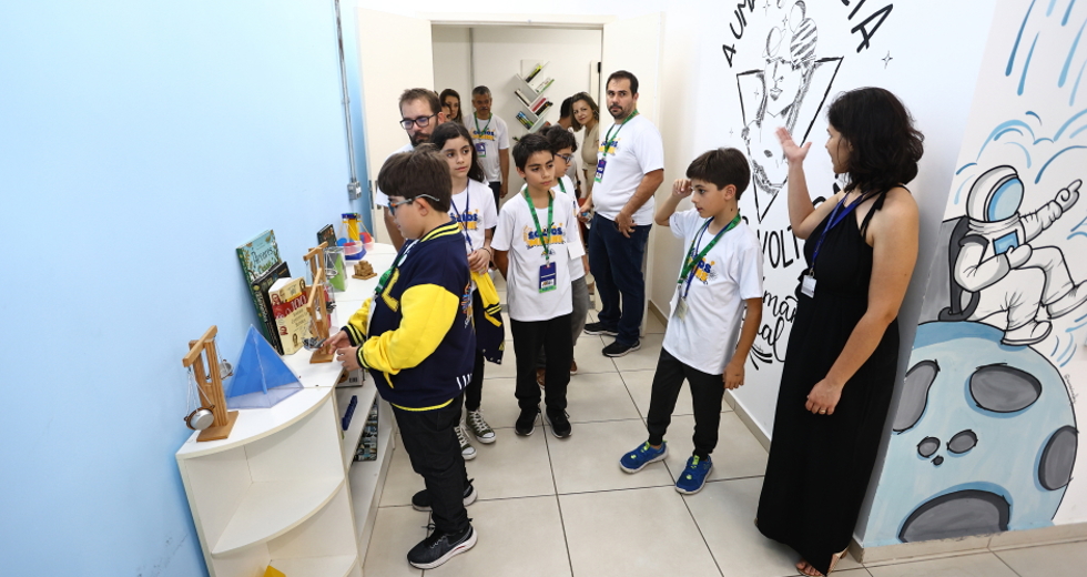 Projeto Sócios-Mirins visita o MIC. Foto: Claudio Vieira/PMSJC 05-11-2025 