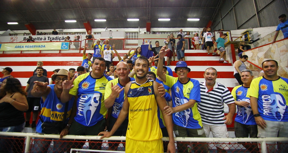 liga_ouro_basquete_82-claudio_vieira.jpg