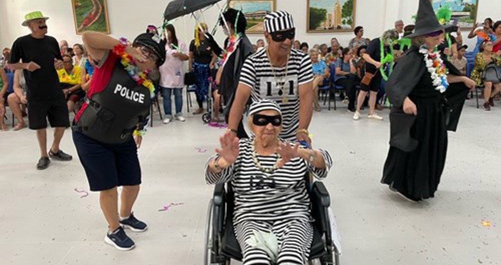 Concurso de fantasias de Carnaval na Casa do Idoso Centro