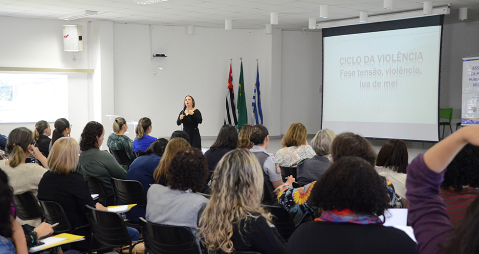 capacitacao-para-rede-de-atendimento-as-mulheres-26-06-2019-lucas-cabral-02.jpg
