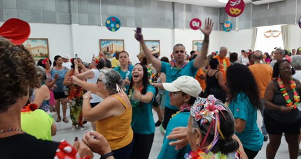 Concurso de fantasias de Carnaval na Casa do Idoso Centro