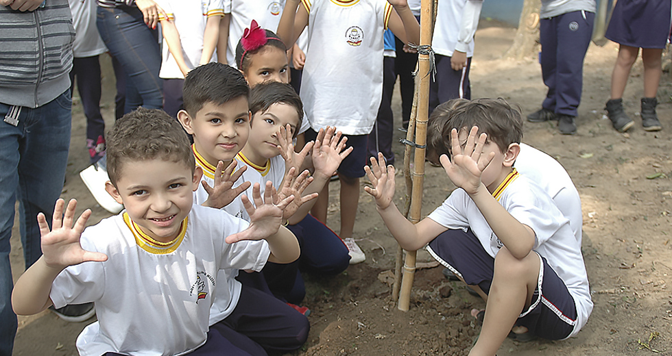 plantio-de-mudas-escola-municipal-ana-berling-24-09-2019-lucas-cabral-14.jpg