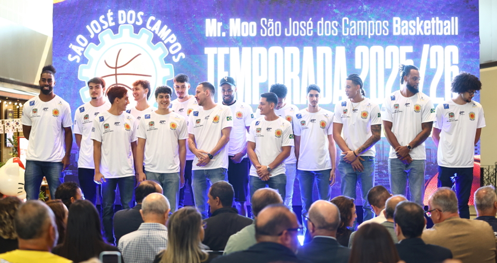 Apresentação do time de basquete masculino. Foto: Claudio Vieira/PMSJC 22-07-2025
