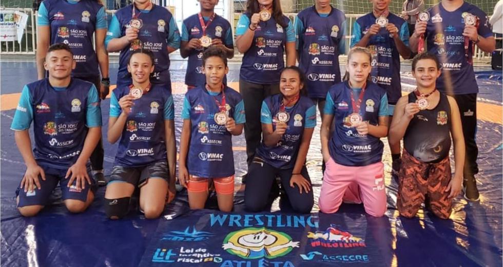 wrestling-10-jun.jpg