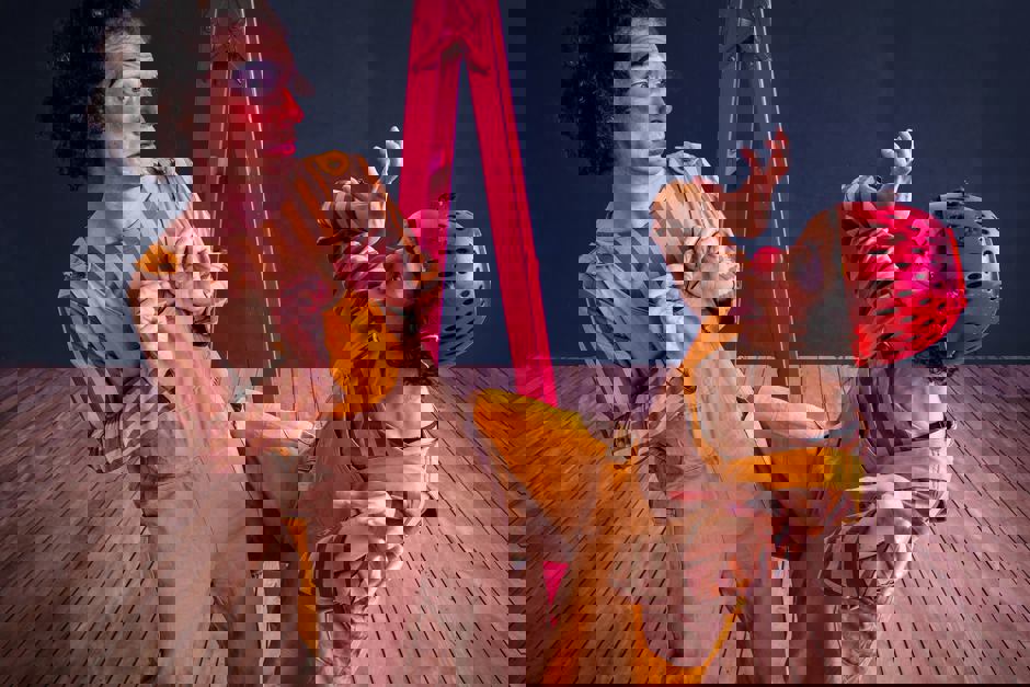 alguem-nos-louvre.jpg
