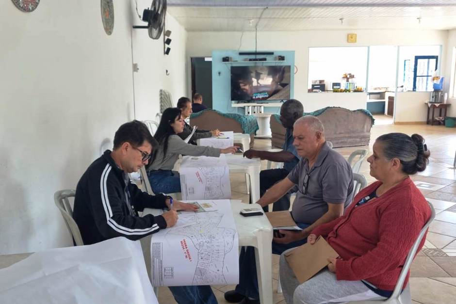 Coleta de documentos no Buquirinha