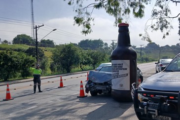 Ação educativa faz alerta para riscos de álcool e direção na JK